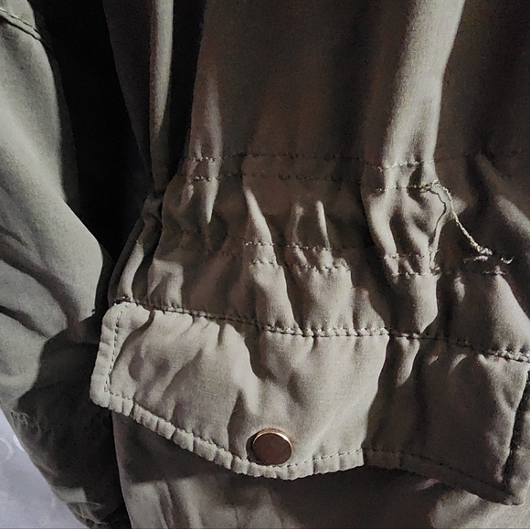 Faux Shearling-lined Parka Khaki green - Picture 2 of 5